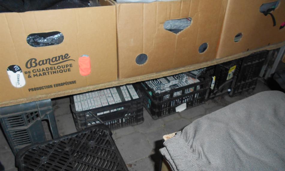 2018-1-29-74208_úkryt zboží pod pultem.JPG